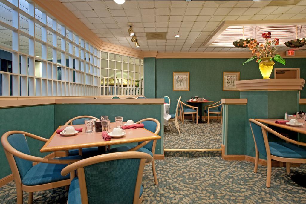 Hotel Salisbury & Conference Center Restoran foto